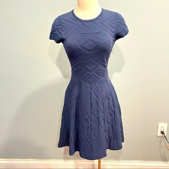 NWT Parker Meena Short Sleeve Dress in Navy Small - Picture 2 of 7
